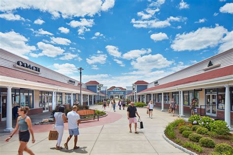 wrentham factory outlet stores.